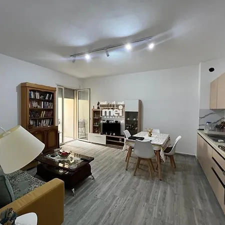 Piazza Place 2 * دراس